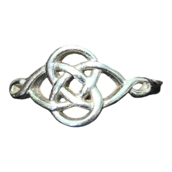 Royal Chain Silvertone Ring Size 7.5 - Picture 7 of 9